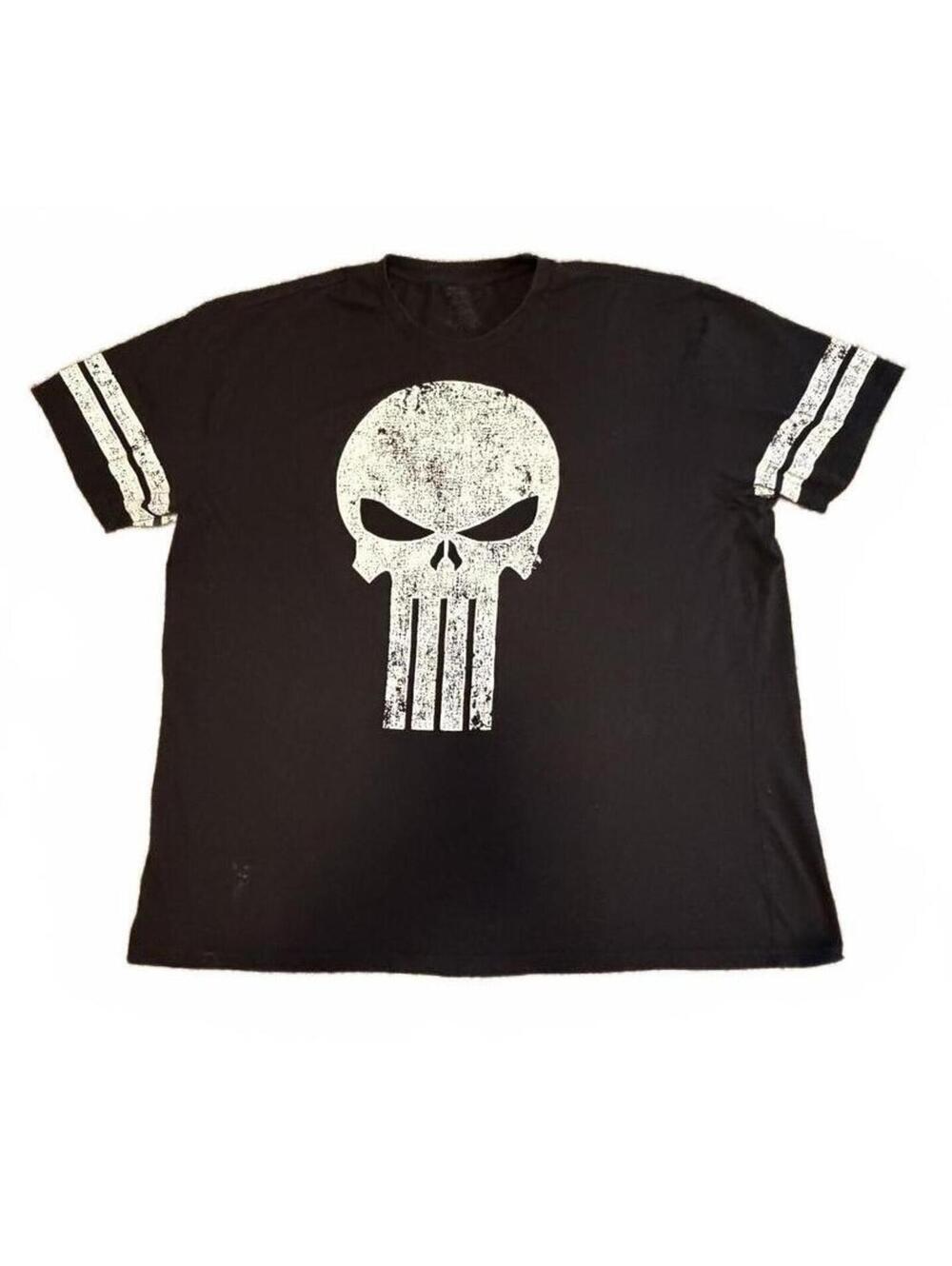 TOP Marvel Punisher Black Graphic T-Shirt with White Stripes on Sleeves